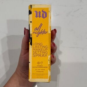 Urban Decay All Nighter Setting Spray with vitamin c